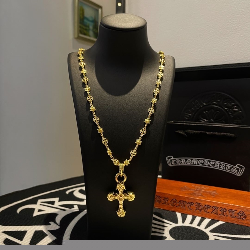 Ch**me He**ts necklaces